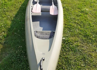 Naudotos baidarės – patikimai paruoštos žygiui||Baidarės ir kanoja – komplektas už 285€||Calypso baidarės – sutvirtintos silpnosios vietos||Trivietė kanoja – tvirtas trijų sluoksnių korpusas||Baidarė su irklais ir liemenėmis – tik 255€||Atnaujintas asortimentas – rasite savo vandens draugą||Kanoja po taisymo – kaina 460€, skambinkite dabar